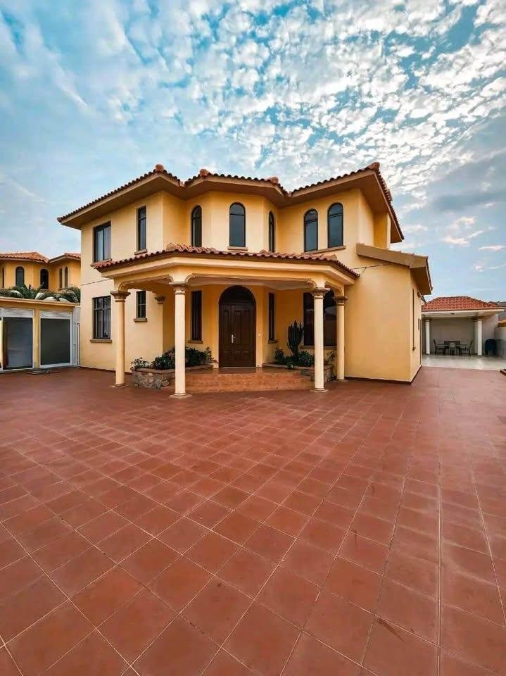 Vivenda V6 no Condomínio Jardim de Rosas – 2ª Fase